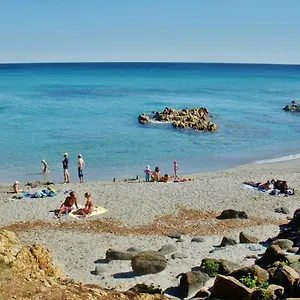 Casa Mutreku 1m From The Beach,2 Kitchens, 2 Showers Apartment